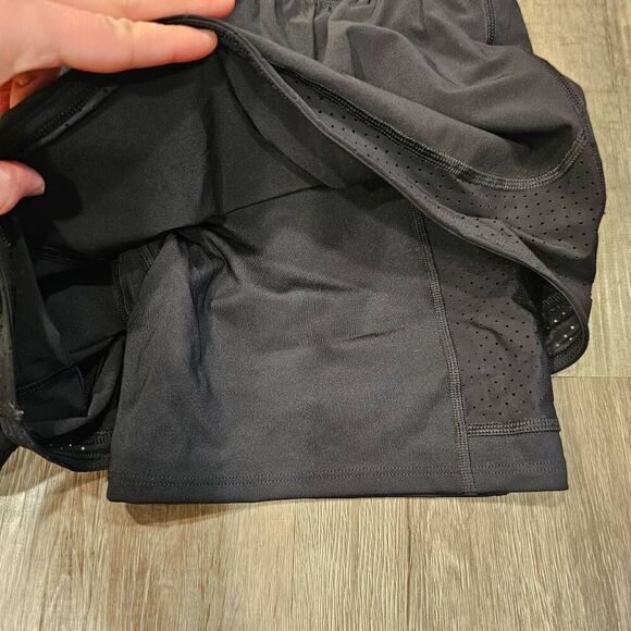 Spanx size Large Sport Shorts in Black - Picture 5 of 6